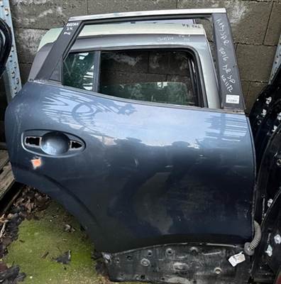 Renault Kadjar jobb hátsó ajtó szerelvények nélkül