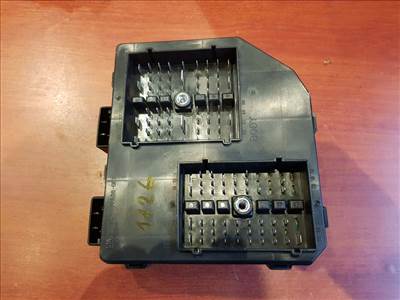 Opel Antara biztosítéktábla utastér 95137849