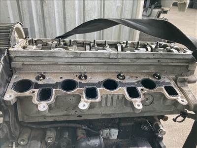 Volkswagen Passat B6 2.0 TDI Hengerfej CBA motorkód  03l103286