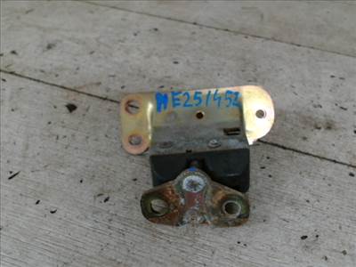 VOLVO V40 Csomagtér ajtó zárszerkezet