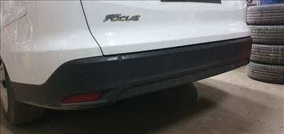 Ford Focus mk3 kombi hátsó lökhárító pdc-s 