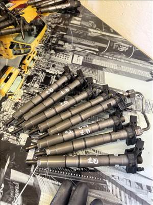 Audi Q7 4.2 tdi porlasztócsúcs 057130277ag