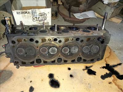 Ford Transit Connect Mk1 hengerfej 