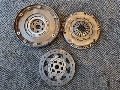 Volvo S40 II, C3, V50 kettőstömegű lendkerék szett (motorkód: B4184S11) 3M51-6477-EB