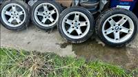  5x120 lyukosztású 17" használt (gyári felni) alufelni, rajta 225/50 használt nyári gumi.