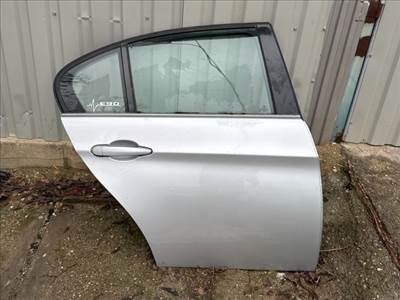 BMW 3 (E90) Jobb hátsó Ajtó (Részeivel)