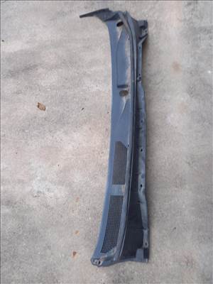 Nissan NV levélrács 