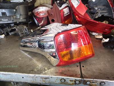 Toyota RAV4 2013-2016 bal külső hátsó lámpa 