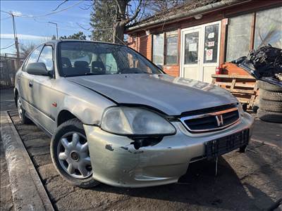 Honda Civic VI 1.5i bontott alkatrészei