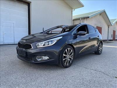 Kia Cee'd (JD) bontott alkatrészei