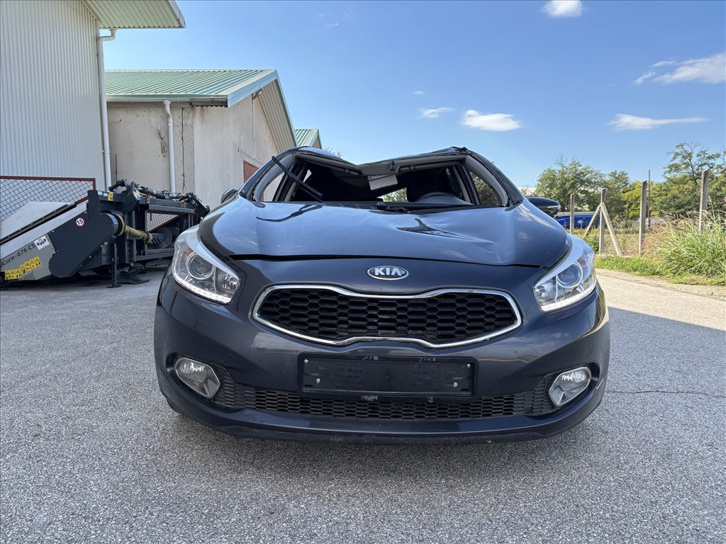 Kia Cee'd (JD) bontott alkatrészei 2. kép