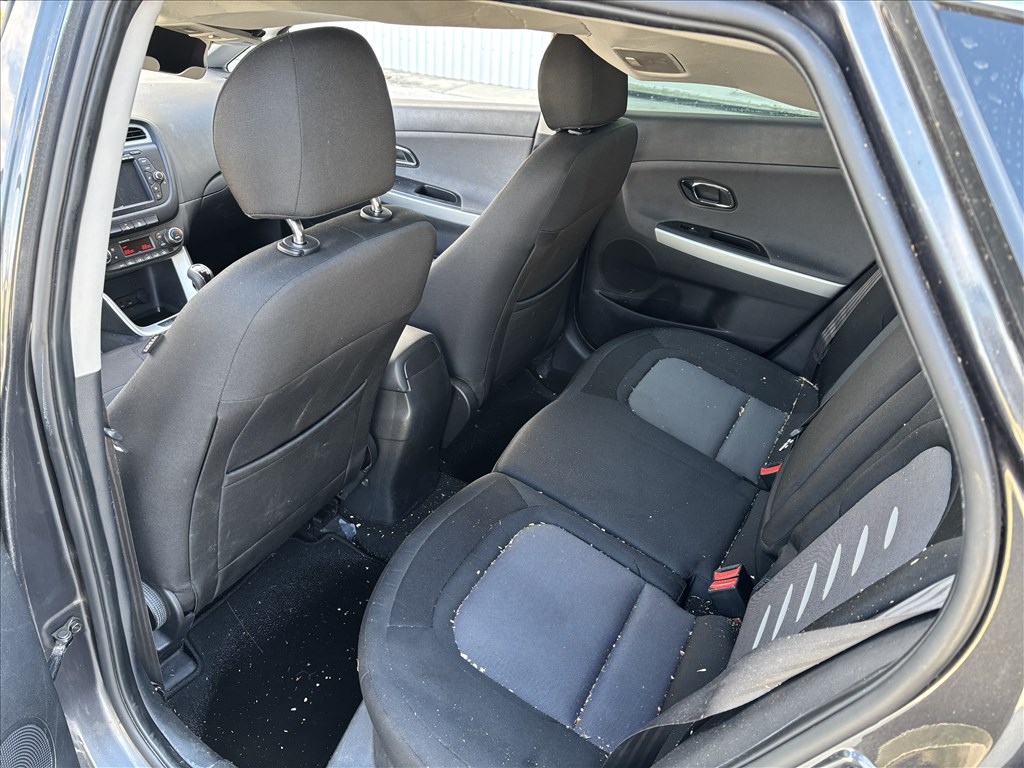 Kia Cee'd (JD) bontott alkatrészei 11. kép