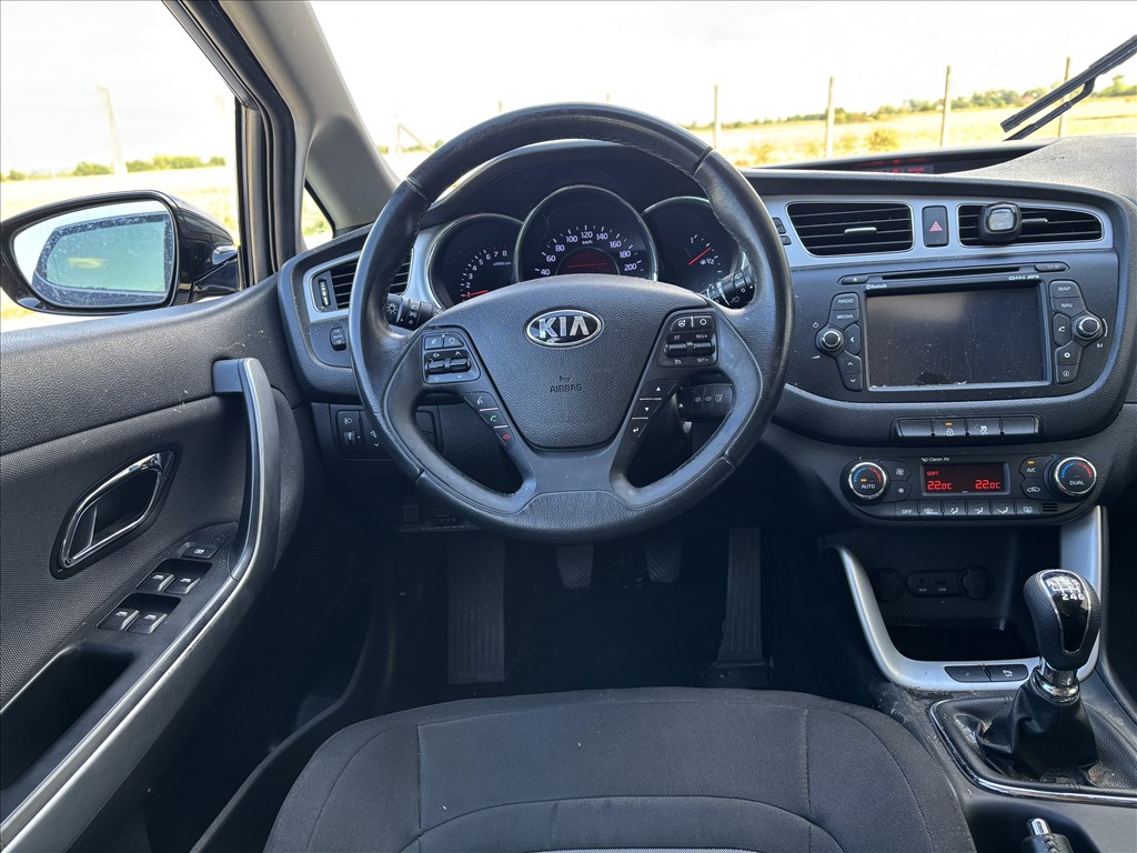 Kia Cee'd (JD) bontott alkatrészei 6. kép