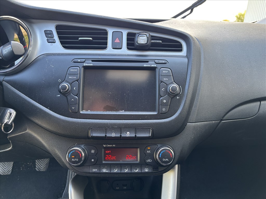 Kia Cee'd (JD) bontott alkatrészei 14. kép