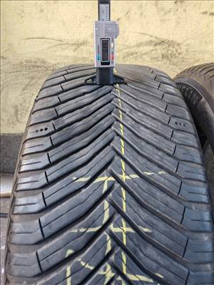  255/4519" újszerű Michelin négyévszakos gumi gumi