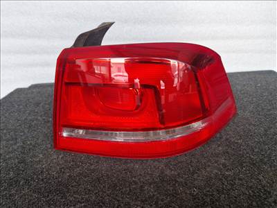 VOLKSWAGEN PASSAT B7 SEDAN jobb hátsó lámpa  3ae945096f