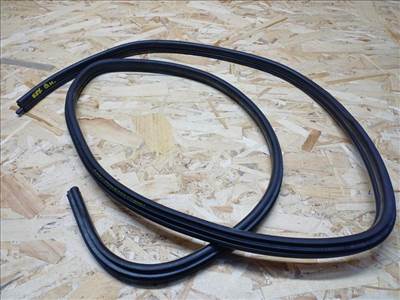 BMW 1 E87 (2005-2011) Bal Hátsó Ajtókéder Gumi 