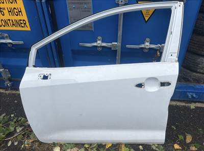 Toyota Corolla (E210) ajtó.