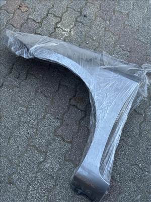 Toyota Auris (E210) sárvédő 