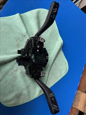 Volkswagen Golf VI A6 Typ 5K bajuszkapcsoló  1k09535034b