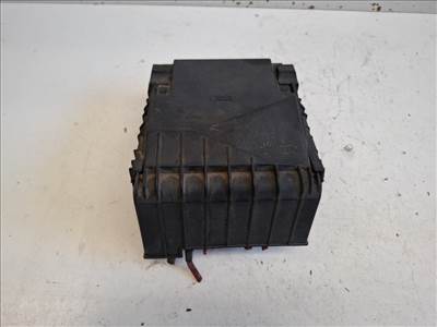 Seat Altea  biztosítéktábla motortér 1K0937125