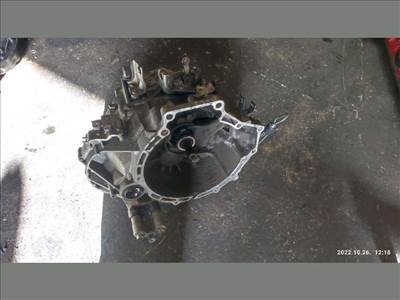 Mazda 6 manuális sebességváltó (motorkód: R2AA)