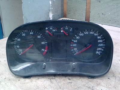 VOLKSWAGEN GOLF IV. Kilóméteróra