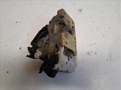 Ford Focus jobb első ajtózár 2S4A21812DB