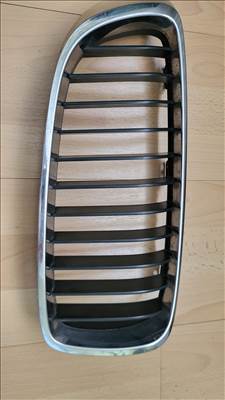 BMW F30 jobb oldali gyári díszrács, vese eladó! 7294818
