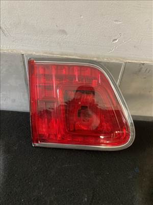 Toyota Avensis (T270) T27 kombi bal hátsó belső lámpa 