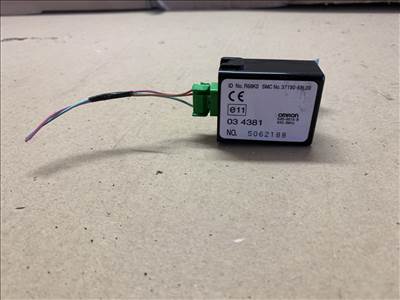 Suzuki Swift kulcs nélküli nyitás jeladó 3719068l00