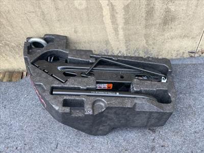 Opel Corsa E OPEL CORSA E Pótkerék Szerszámtartó 13107800 46088373