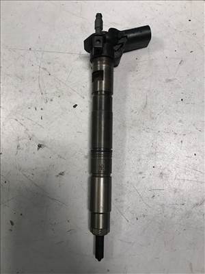 Volkswagen Passat CC 2,0 CR CBA / injektorok 03l130277