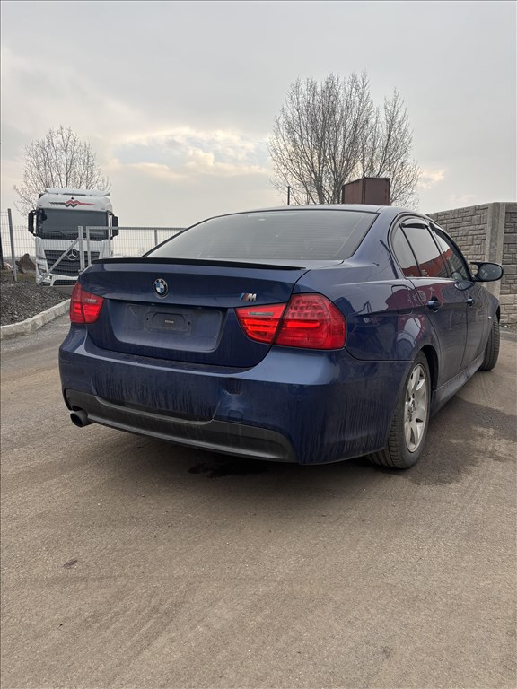 BMW 318 (E90, E91, E92, E93) bontott alkatrészei 3. kép