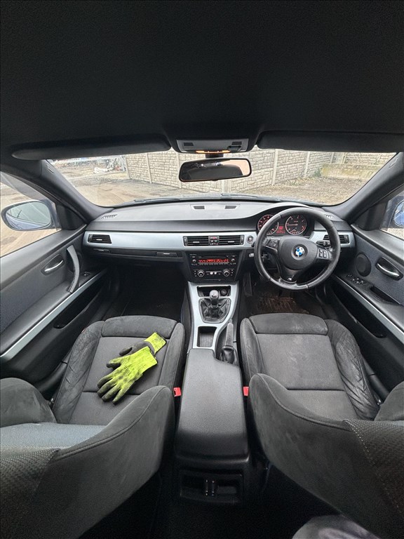 BMW 318 (E90, E91, E92, E93) bontott alkatrészei 5. kép