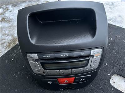 Peugeot 107 cd rádió  861200h010