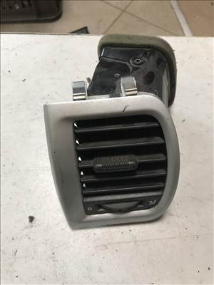 Skoda Roomster bal légbefúvó