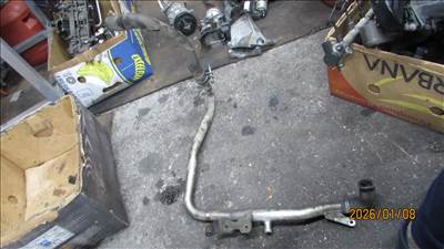 Mercedes V 220 CDI Trend vízcső motorblokk oldalán 