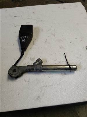 Renault Trafic II Jobb első övfeszítő 