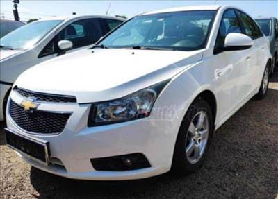 Chevrolet Cruze lökhárító sárvédő lámpa motorháztető homlokfal 