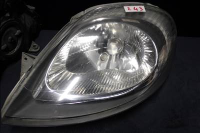 Opel Vivaro Bal első lámpa.