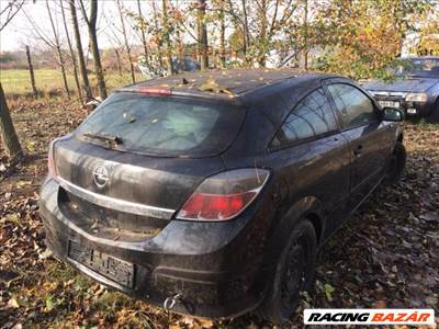 Opel Astra H 1.3 CDTI karosszéria alkatrészek 