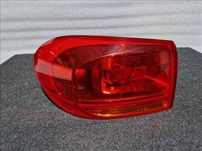 VOLKSWAGEN TIGUAN (5N) bal hátsó lámpa 