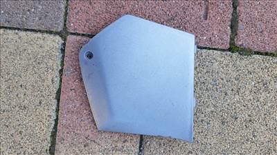 Piaggio MP3 szervízajtó