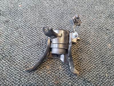 TOYOTA C-HR Motor Tartó Bak Jobb (Motorkód: 2ZR FXE)