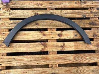 Suzuki SX4 S-Cross I SUZUKI SX4 S-Cross Bal hátsó Sárvédő Díszléc 7726161m0