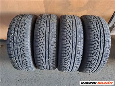 4db 225/60 R17 Hankook Winter icept Evo 2 Téli gumi eladó!! ára 12500Ft/db Állapota: 5-6mm minta
