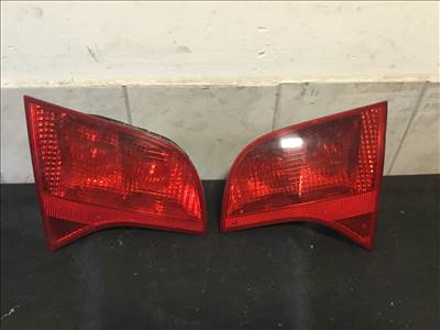 Audi A4 (B6/B7) A4 B7 jobb hátsó belső lámpa bal hátsó belső lámpa  8e9945094 8e9945093