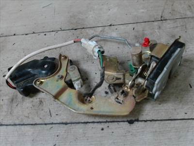 SUZUKI SWIFT 96-05 Bal hátsó ajtó zárszerkezet központi záras