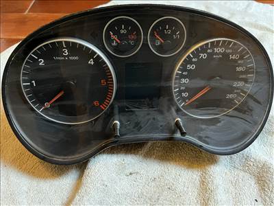 Audi A3 (8P) 2.0 TDI kilóméteróra  a2c53080296